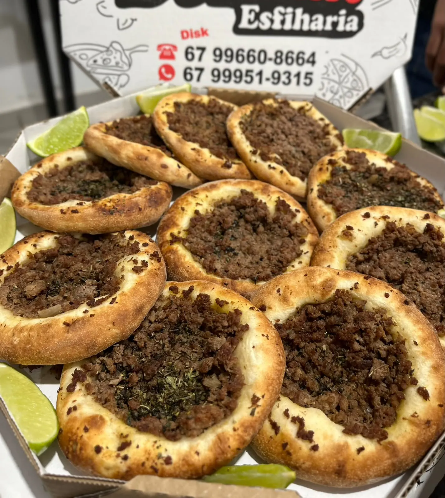 Esfirras de carne da Dominic