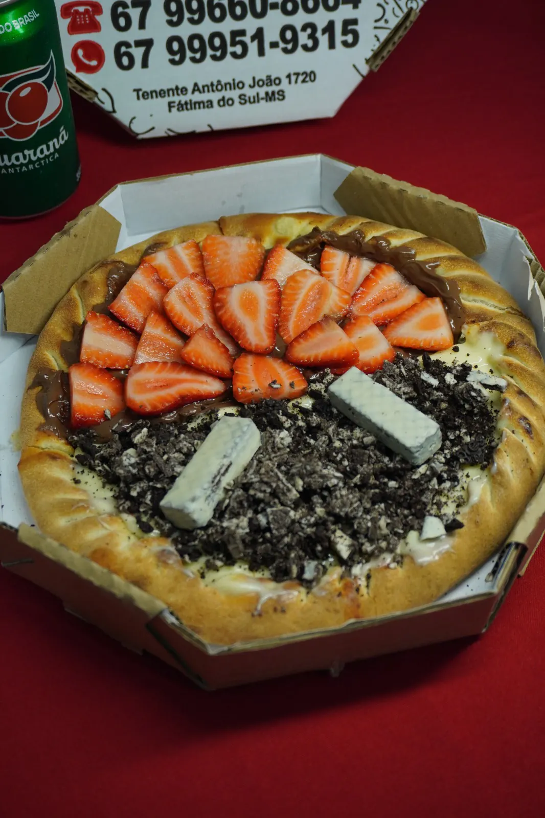 Pizza doce da Dominic com morangos